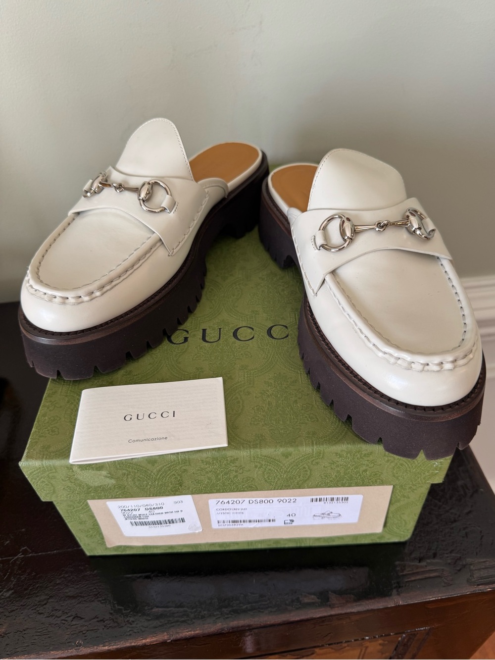GUCCI Cordovan Lux Horsebit Platform
Mules 40 Mystic White Like New
